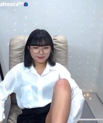 Playful bare soles to brighten your day