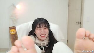 BJ Feet: Sebong #2