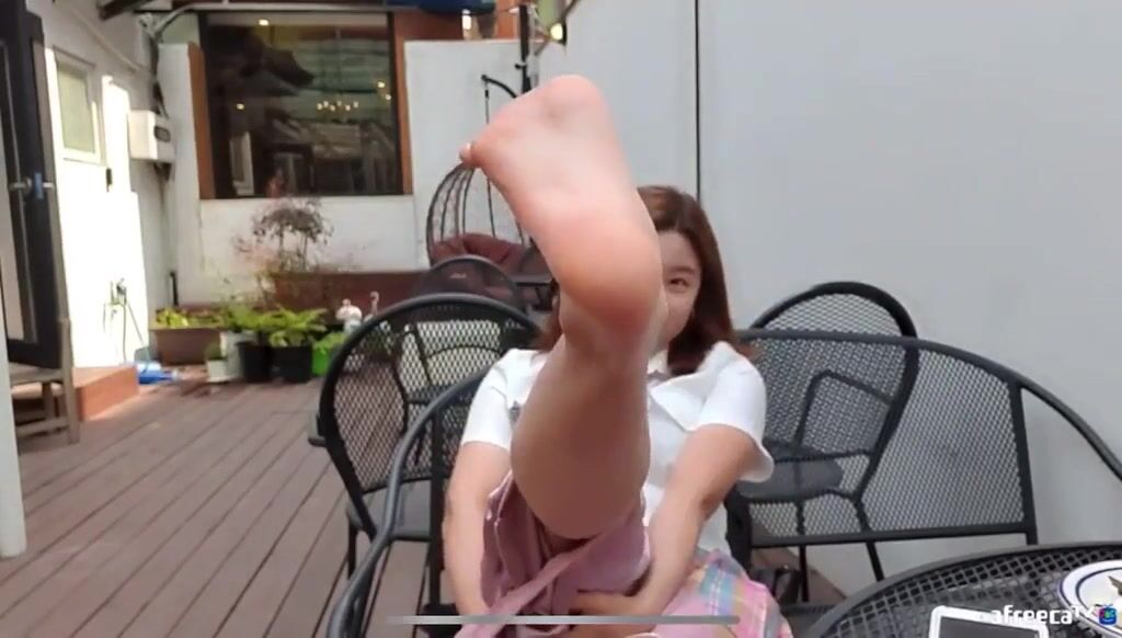 Giggly soles