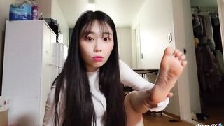 BJ Feet: Ridiculously cute streamer smells her feet #4