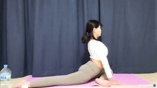 BJ Feet: Soleful yoga #2