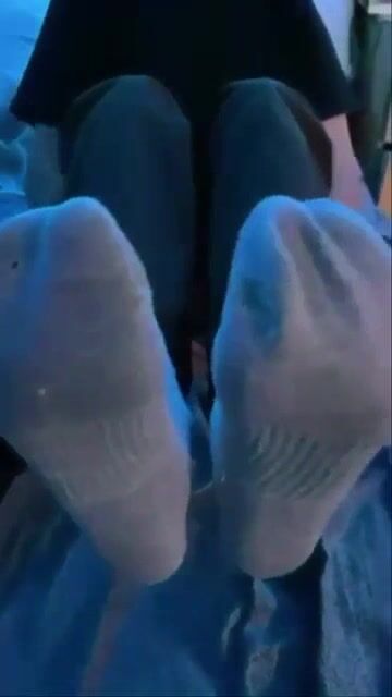 Turbo green girl cum on feet