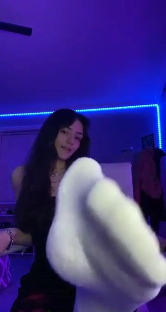 Y’all sucking her toes ?