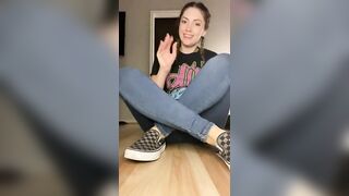 Foot Fetish: Y’all seemed to like the first vid I dropped of her so I gottu with another one ♥️♥️ nothing better than sweaty smelly soles ♥️♥️ #1