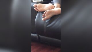 Old video I took of my other aunts feet. Enjoy