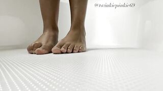 Foot Fetish: Oil them down… #2