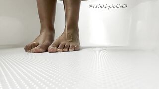 Foot Fetish: Oil them down… #3