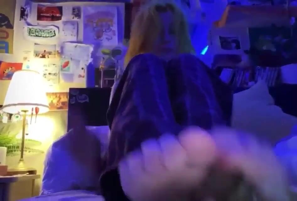 Friend of mine’s pale soles (not giving her @ sorry, but enjoy)