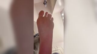 Foot Fetish: Y’all fw white girls ? #4