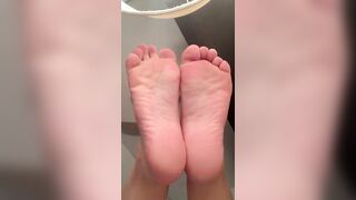 I hope you think of these scrunchy smooth soles all weekend long ????