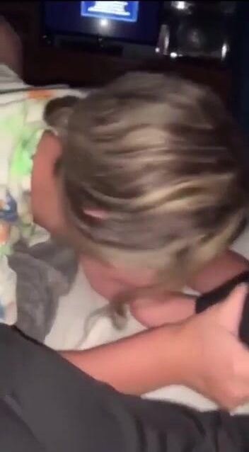 Amateur lesbian foot worship 7