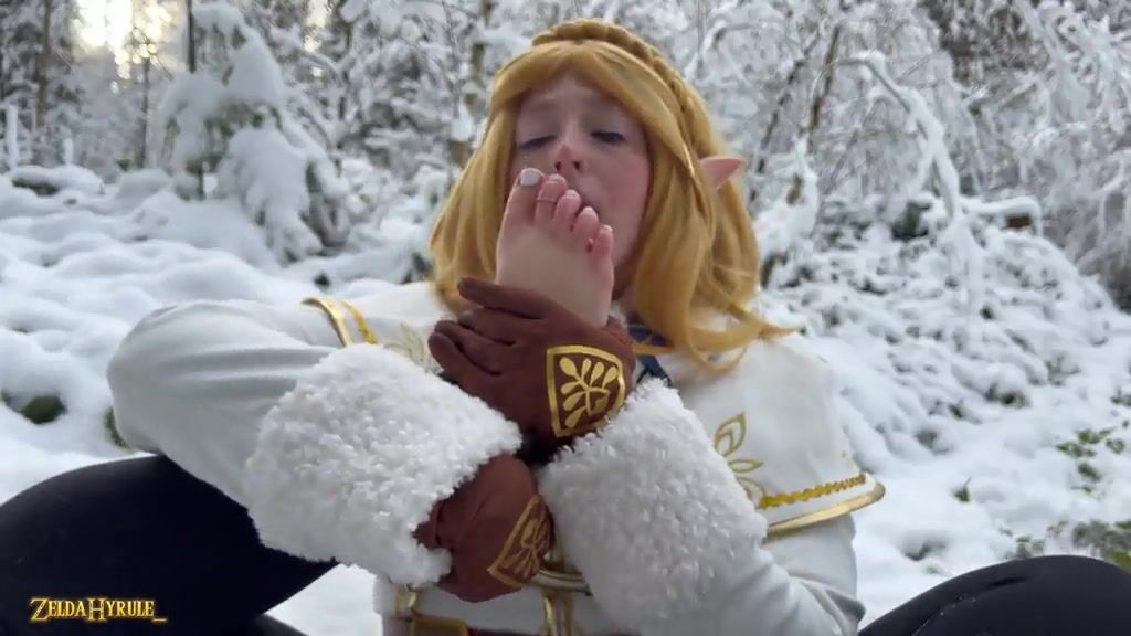 When you have to worship your feet to avoid getting frostbite on your toes ????