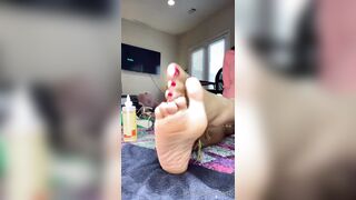Foot Fetish: Insanely sexy close-up soles #2