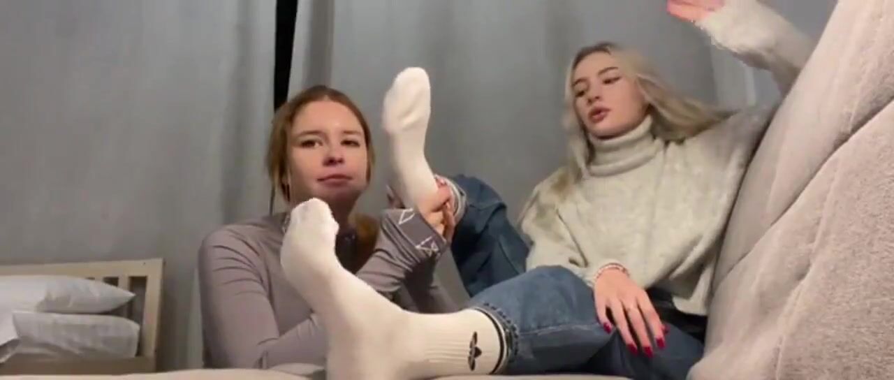 Id love to join them and worship the feet of all 3♥️