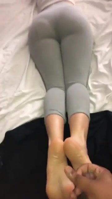 Bustin a load on goddess Alya’s soles