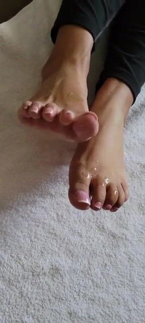 Oiled feet