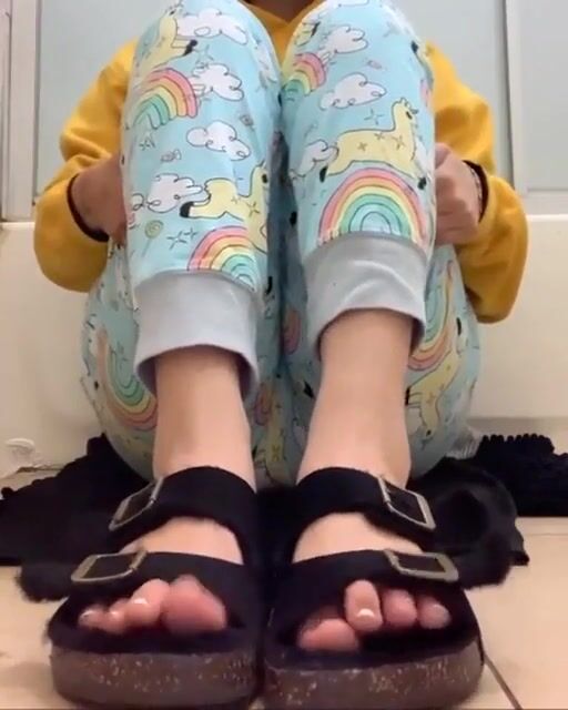 Footjob pov