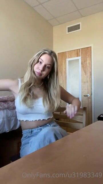 Her dirty talk is always on point ????????