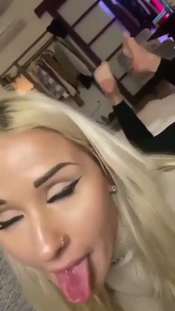 Goofy Ass Girl With Sexy Feet ????????