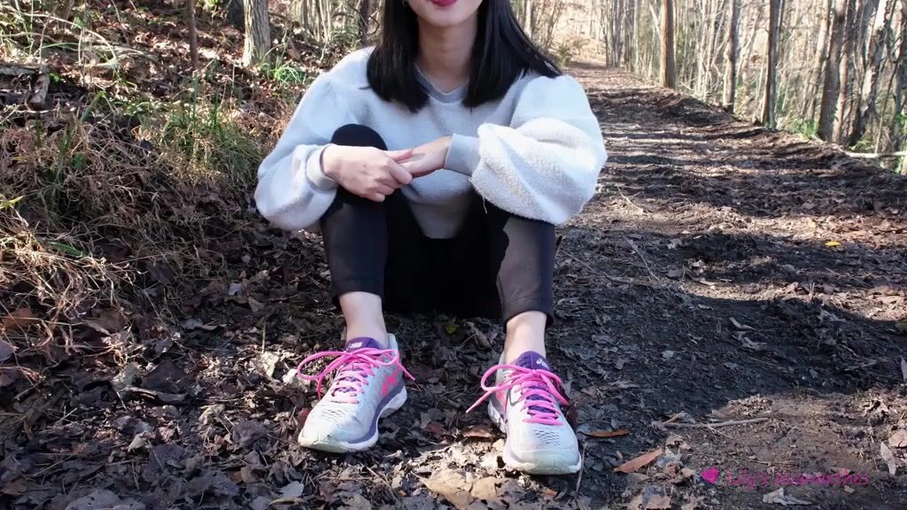 Asian Cutie Outdoor TrailHike FootLick