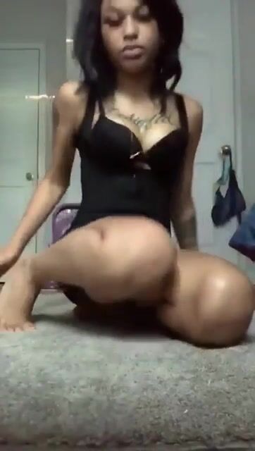 Supreme feett crossed soles