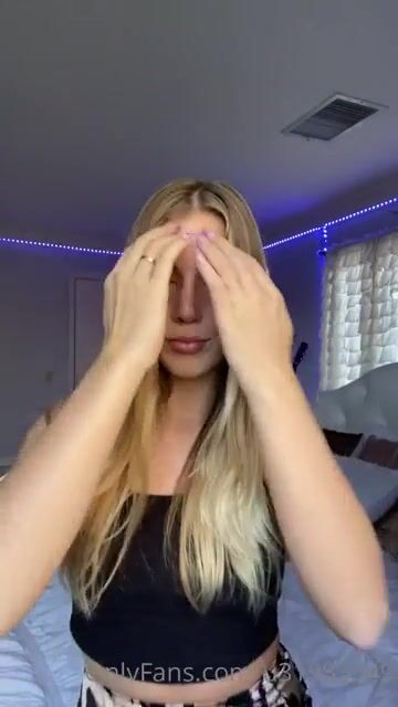 I uploaded most of her non-paywalled OF stuff on SB before I got banned so if this shit is redundant y'all got to tell me.