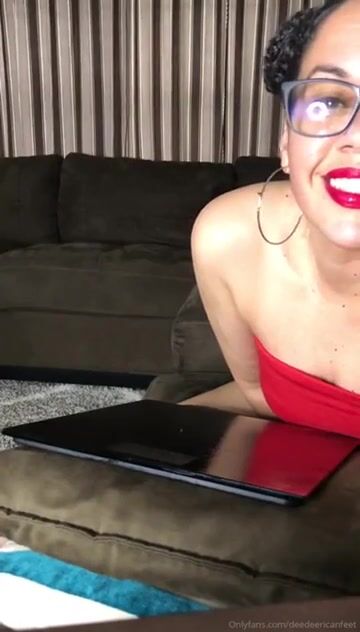Deedee oily joi