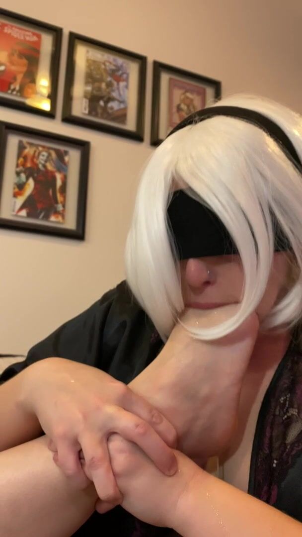 I took my toes all the way down my throat ????