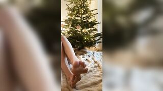 Feet: Toe scrunching under the christmas tree ♥️♥️ #4