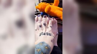 Feet: Wiggle wiggle dirty little toes #2