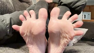 Feet: I can grab your whole face with this toe spread. #2