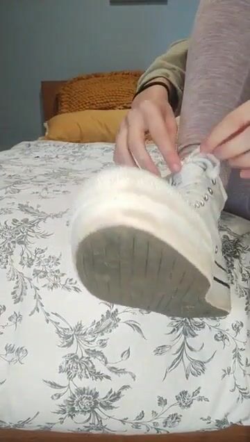 Freeing my feet after a looong day in class... ????????