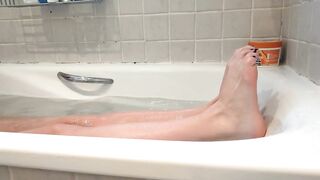 Bath time with my sensual legs and feet ????????