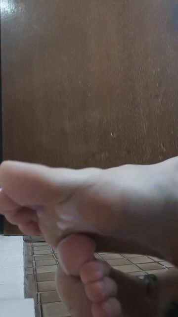 Looks so yummy, cum to me baby ???? ????????