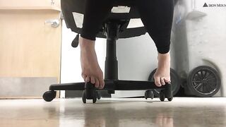 Feet: Took a 5 min video this morning, under that desk. Here’s a clip for you guys ♥️♥️ #3