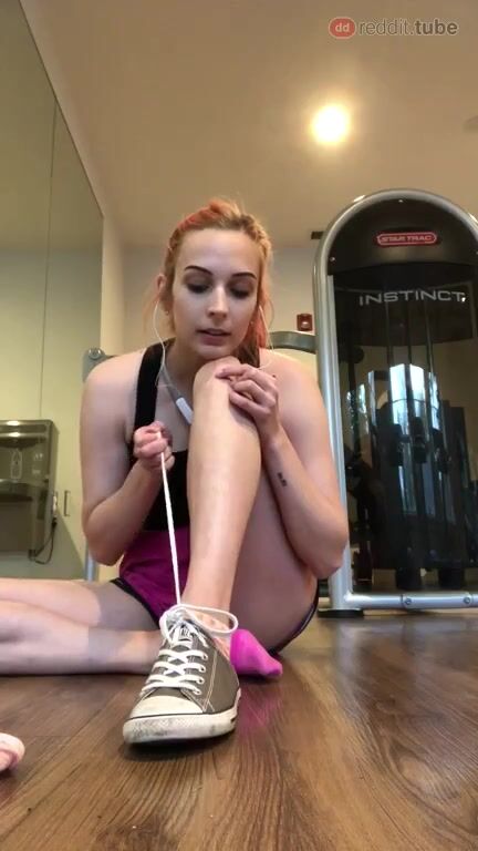 Good ol’ gym tease, there were a few other people there so I was trying to be sneaky