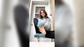 Let’s enjoy a wake & bake together with you at my feet ????????