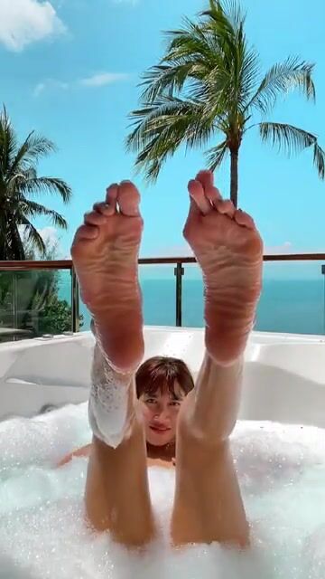 Worship me right now