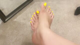Feet: Yellow glistening toes ♥️♥️♥️♥️ #1