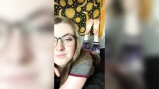 Feet: I tried to match my eyeshadow to my leggings. How’d I do? Hope you enjoy my awkward faces ♥️♥️ #1