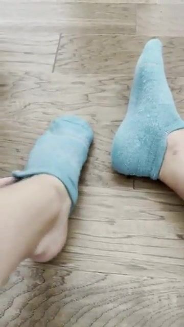 This is what 4 hours of walking does to my feet ????