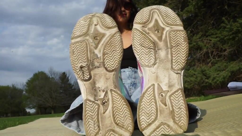 Would you worship my sweaty feet at the park while I aired them out like this? ????????