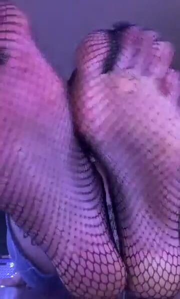 Lick my dirty soles????