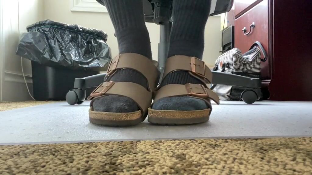 I think this is the video that’ll make my feet famous ❤️