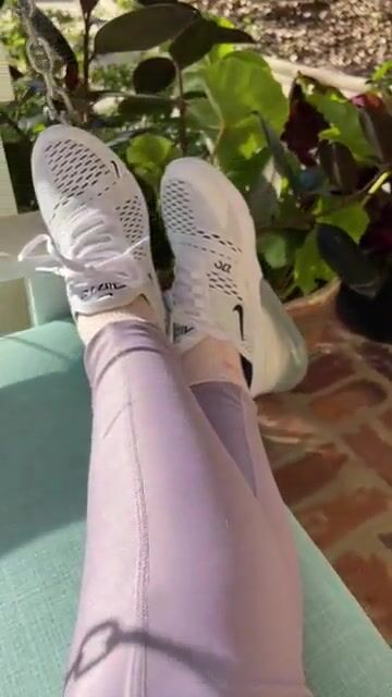 Do you want to join me? ♥️Just relaxing and listening to the wind chimes as I admire my fresh pedi and soles