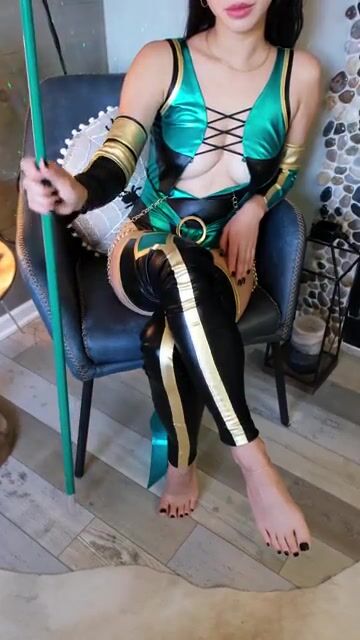 Will you join Jade's army to help the Princess Kitana? ♥️ In return, you can worship her feet... for the rest of time!